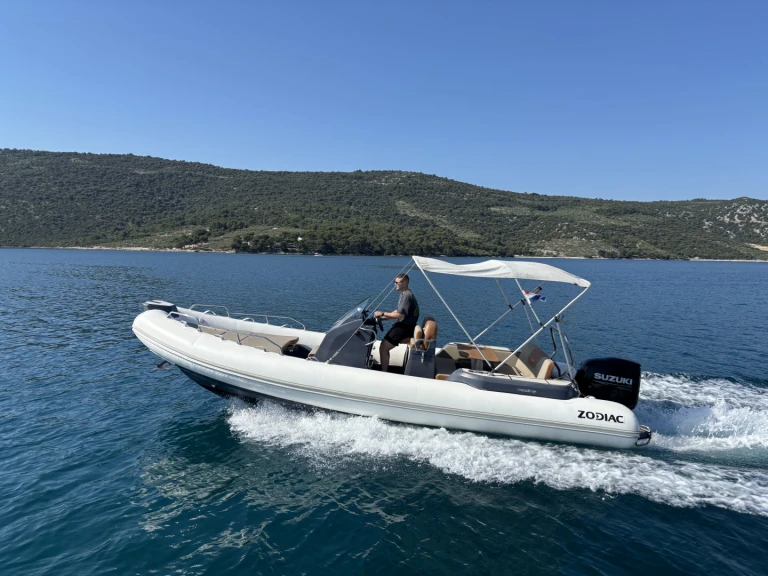 Noleggiare una Zodiac Medline 7.5 a Trogir