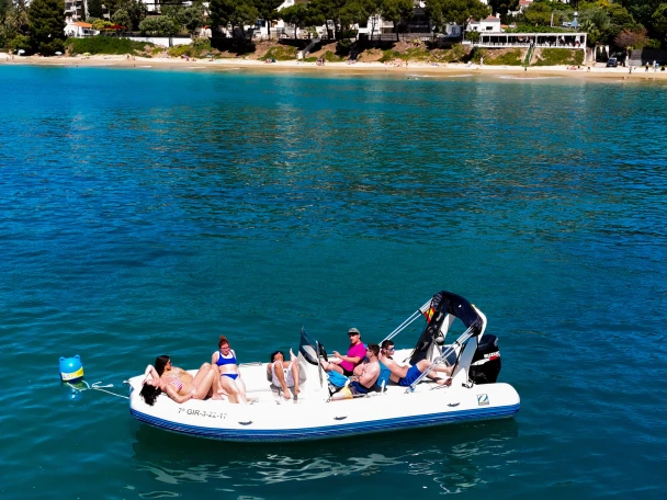 Noleggio Barca a motore a Roses – Zodiac Medline II