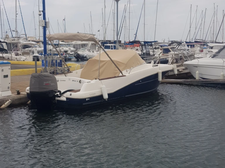 Noleggiare una Jeanneau Cap Camarat 7.5 WA a Martigues