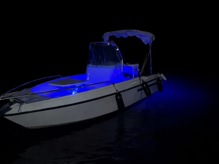 Noleggio Barca a motore ANTHIOS  con patente nautica