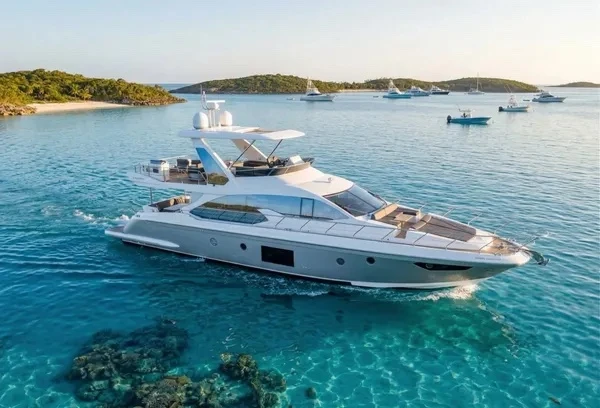 Noleggiare una Azimut Azimut 68 a Coconut Grove