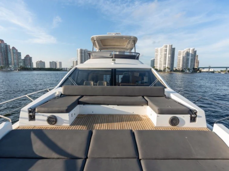 Azimut Azimut 68 da affittare a  Coconut Grove