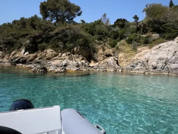 Noleggio Gommone Four SEAS  con patente nautica
