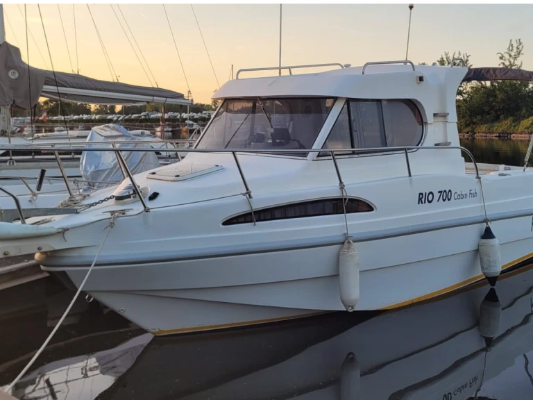 Rio Rio 700 Cabin Fish da affittare a  Honfleur