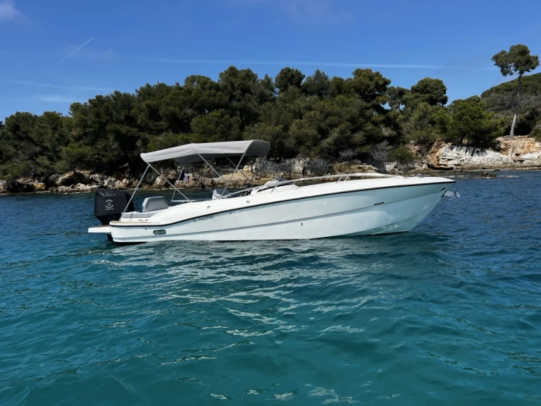 Noleggio Barca a motore Clear con patente nautica