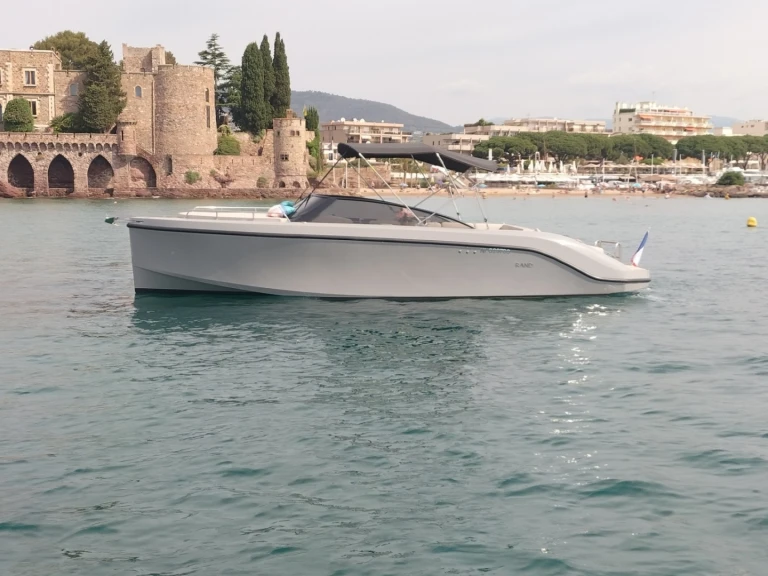 Noleggio Barca a motore Rand con patente nautica