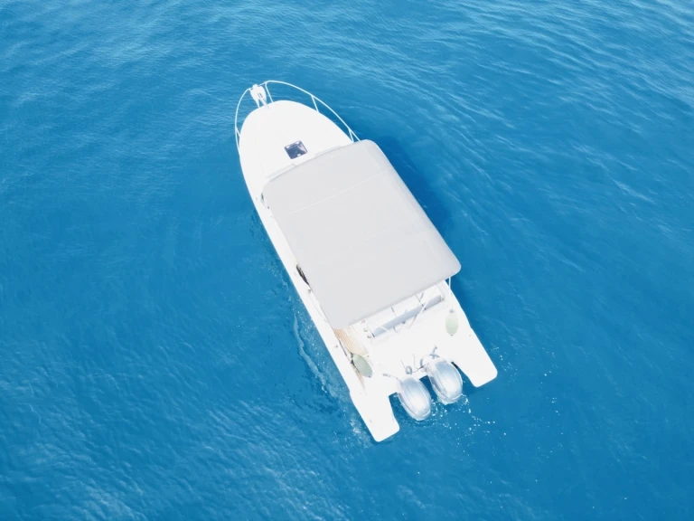 Noleggio Barca a motore Jeanneau con patente nautica
