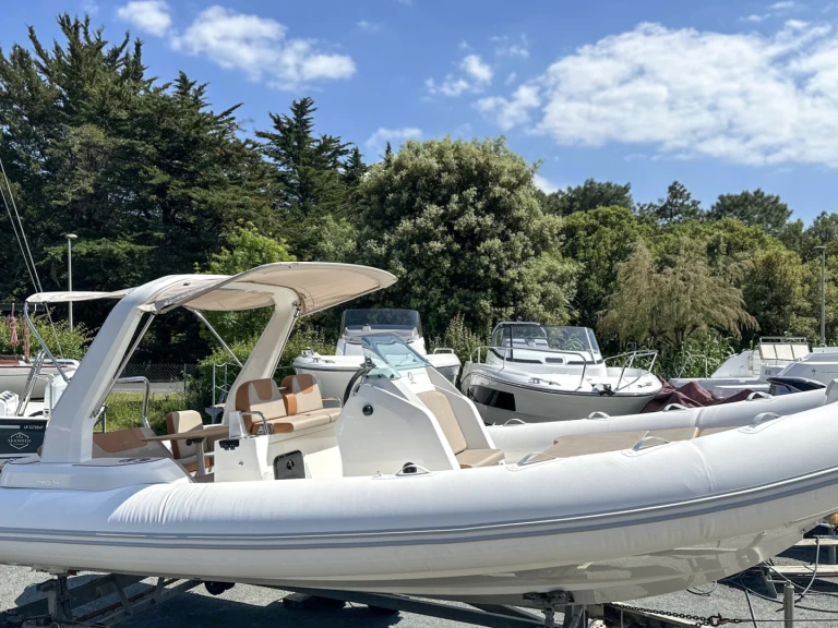 Noleggio Barca a motore Zodiac con patente nautica