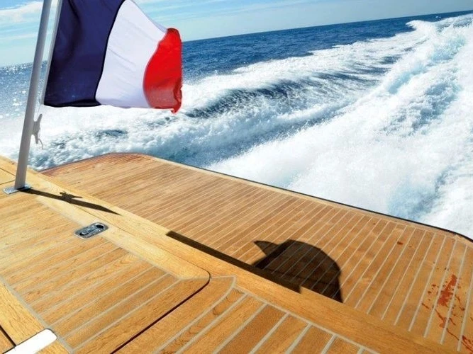 Noleggio Barca a motore MEDYACHT con patente nautica