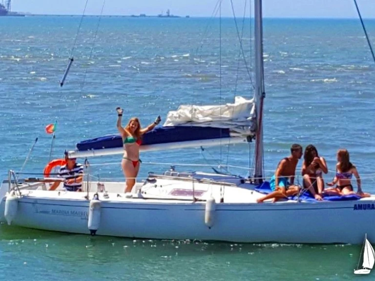 Barca a vela a noleggio a Ferragudo al miglior prezzo