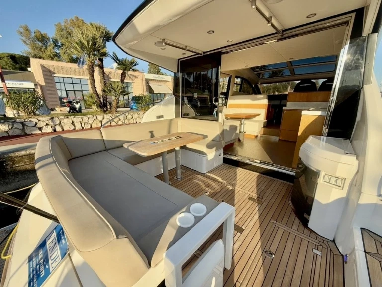 Noleggio Yacht di lusso con o senza skipper Fairline a Port Grimaud