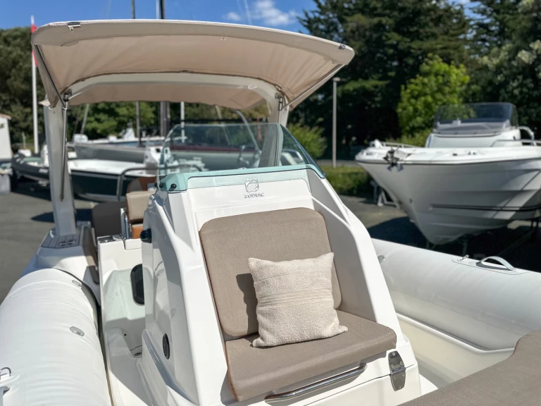 Noleggio a La Flotte – Zodiac Medline 7.5 su SamBoat