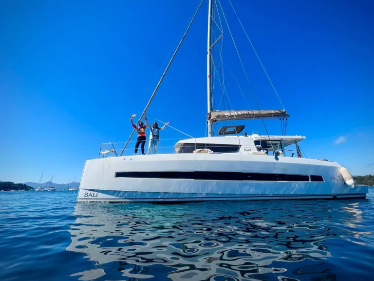 Noleggio Catamarano Bali con patente nautica