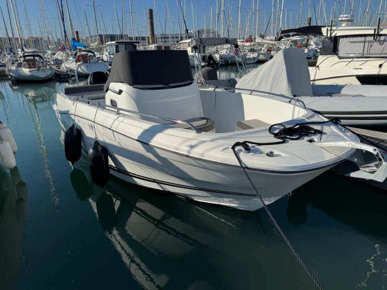 Barca a motore a noleggio a La Rochelle al miglior prezzo