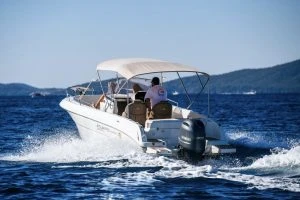 Noleggiare una Atlantic open 670 a Preko