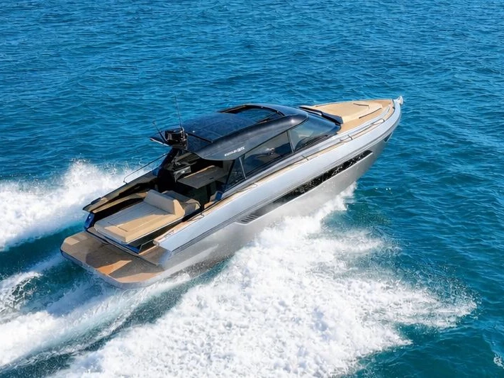 Noleggio Yacht di lusso Focus con patente nautica