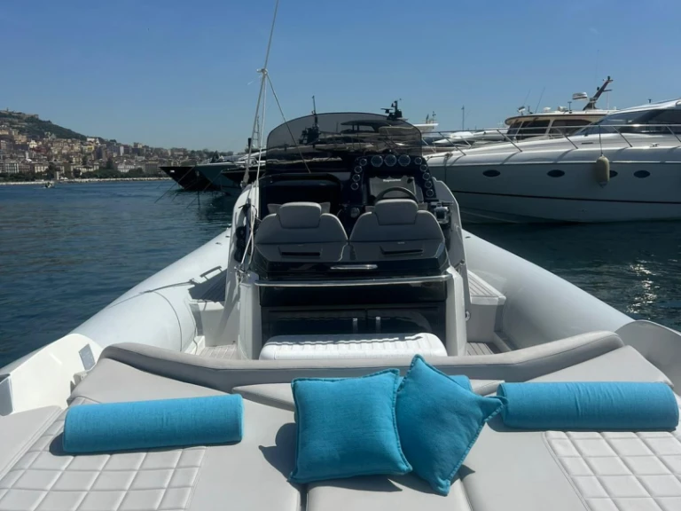 Noleggio barche Napoli economico Strider 11