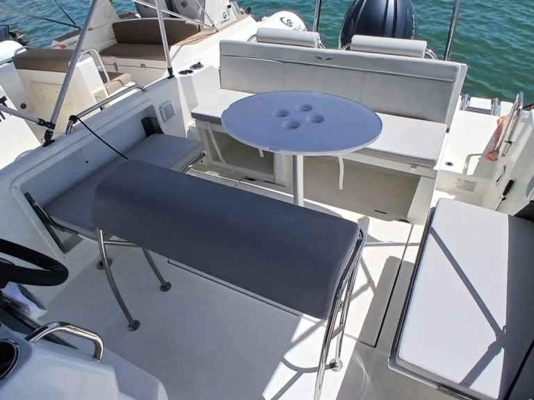 Noleggiare una Bénéteau Flyer 7 SPACEdeck a Portimão