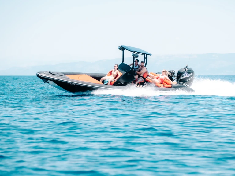 Noleggiare una Technohull 888 a Préveza