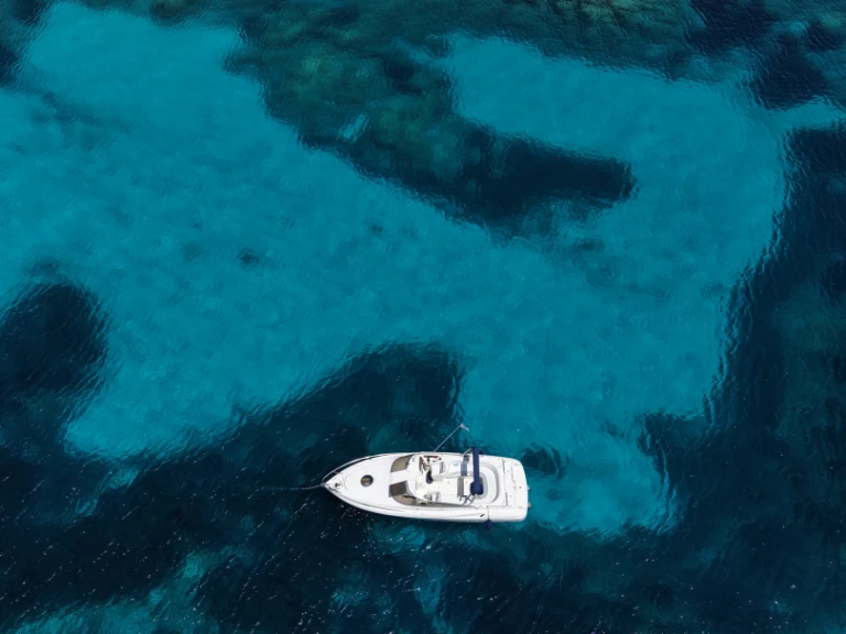 Noleggio Barca a motore a Poltu Quatu – Cranchi Corallo 840
