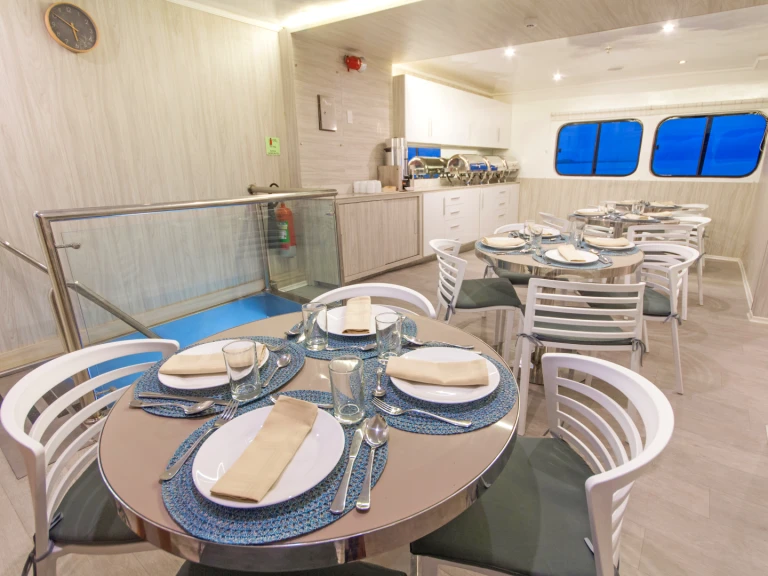 Noleggiare una  Motoryacht - Solaris a Puerto Baquerizo Moreno