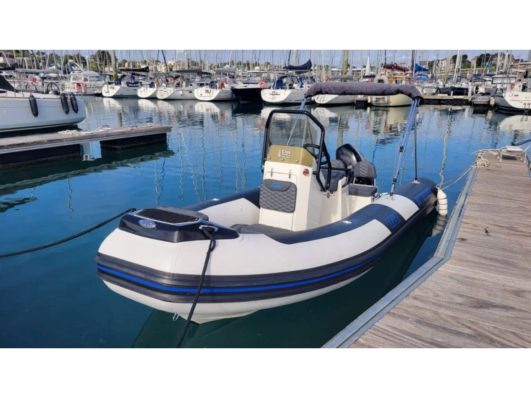 Noleggio a Saint-Quay-Portrieux –  3D TENDER - TR54 su SamBoat