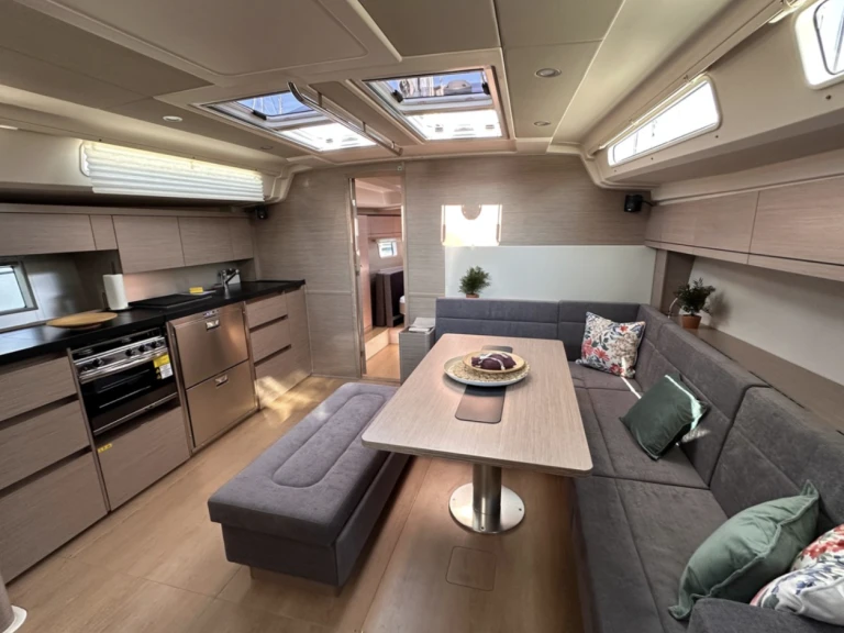 Hanse Hanse 508 - 3 + 1 cab. da affittare a  Seget Donji