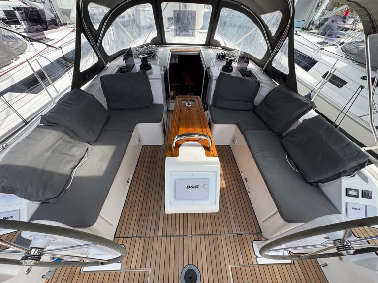 Noleggio barche Trogir economico Bavaria C42