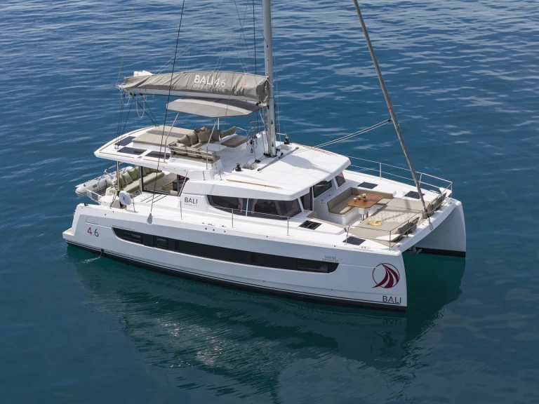Noleggio Catamarano con o senza skipper Bali a Castelli