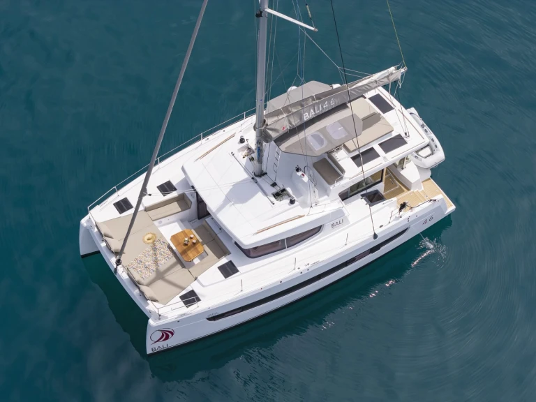 Noleggio Catamarano Bali con patente nautica