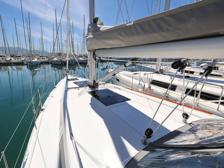Noleggio barche Hanse Hanse 388 a Sebenico su Samboat