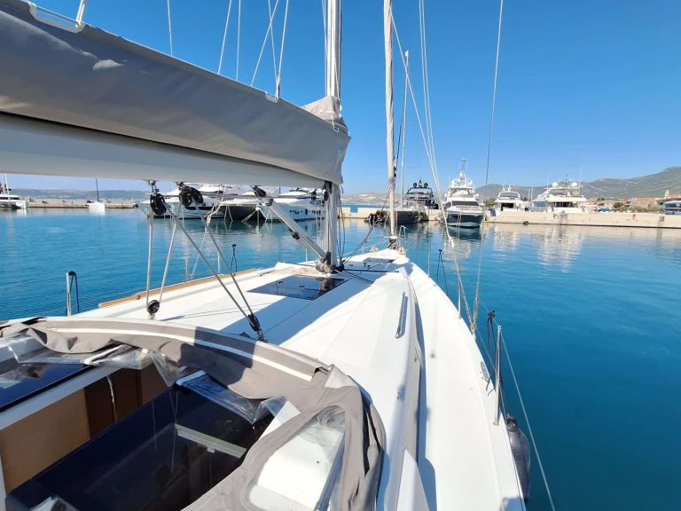 Hanse Hanse 388 da affittare a  Castelli