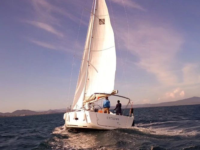 Noleggio barche Hyères economico Dufour 430