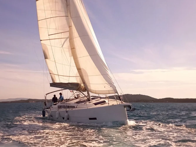 Noleggio barche Dufour Dufour 430 a Hyères su Samboat