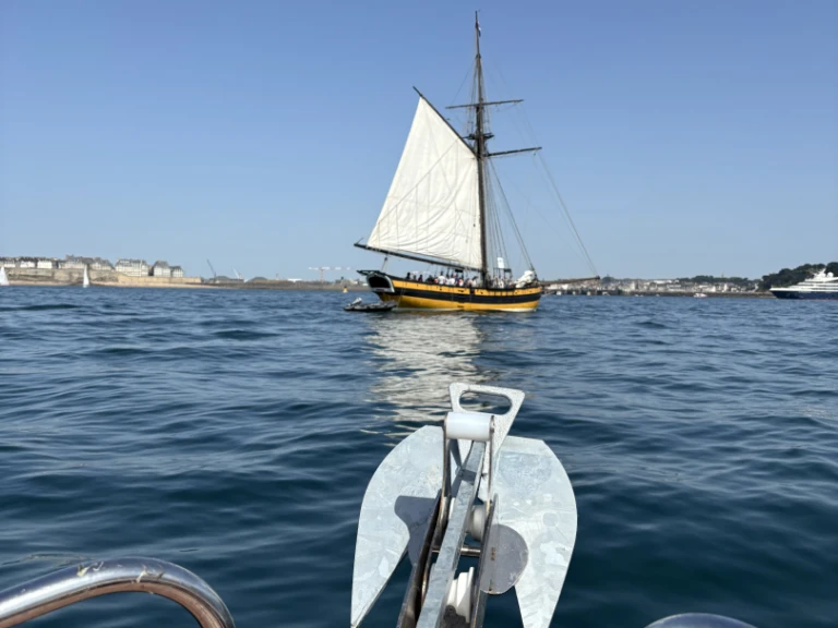 Noleggio Barca a motore a Dinard – Maxima 750 flying lounge
