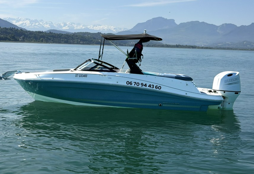 Bayliner VR5 da affittare a  Aix-les-Bains