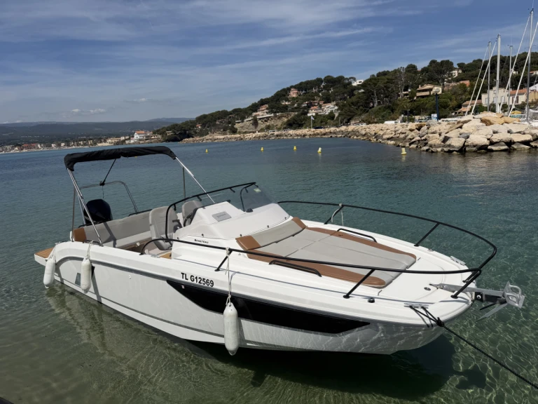 Bénéteau Flyer 8 SUNdeck da affittare a  La Madrague