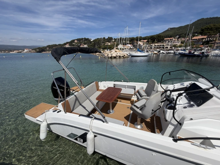 Noleggio a La Madrague – Bénéteau Flyer 8 SUNdeck su SamBoat