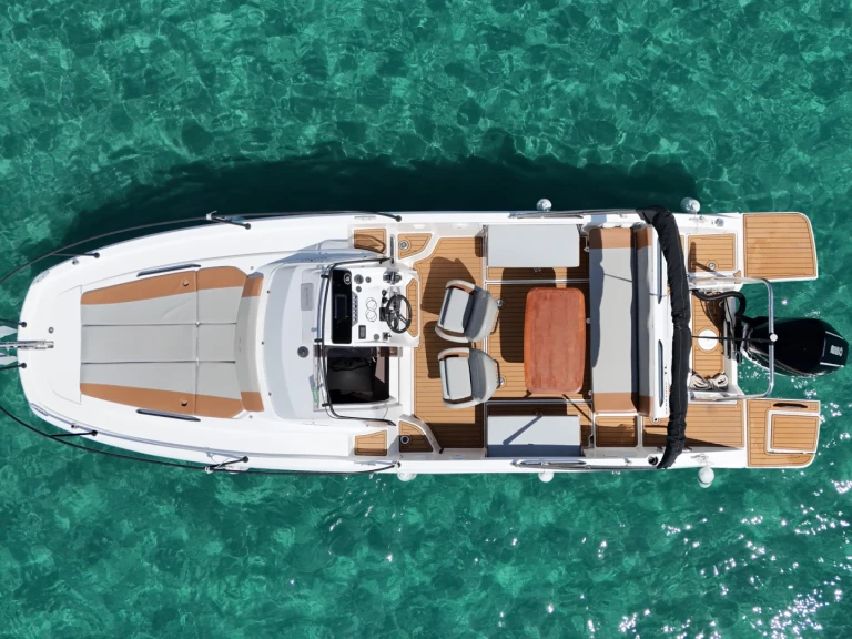 Noleggiare una Bénéteau Flyer 8 SUNdeck a La Madrague