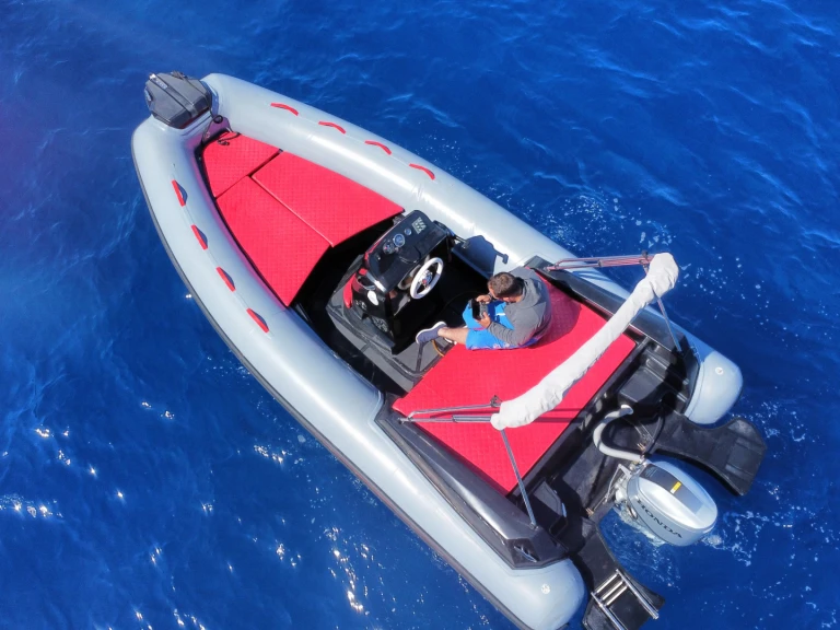 Noleggiare una Magnus 5.80 a Porto Rotondo