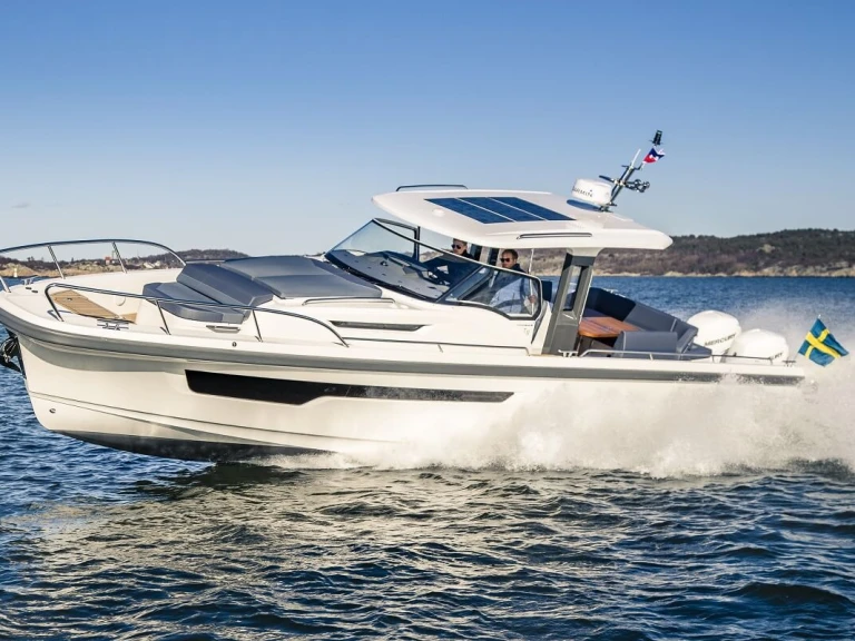 Noleggio Barca a motore Nimbus con patente nautica