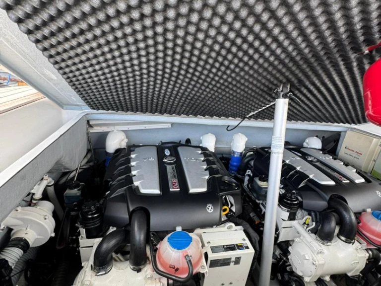 Noleggio Gommone a Poltu Quatu – Magazzu MX 11 Coupé