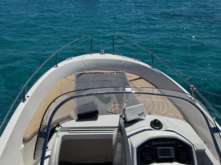 Noleggio barche Jeanneau CAP CAMARAT 6,5 CC Style a Cannes su Samboat