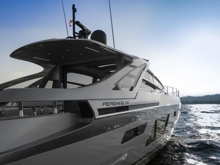 Noleggio Yacht di lusso Pershing con patente nautica