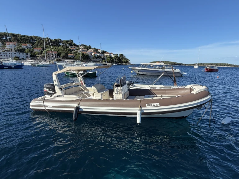 Noleggio barche Marco Twentythree power  a Lesina (Hvar) su Samboat