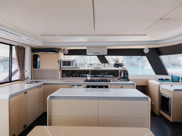 Noleggio Catamarano con o senza skipper Fountaine Pajot a Cannigione