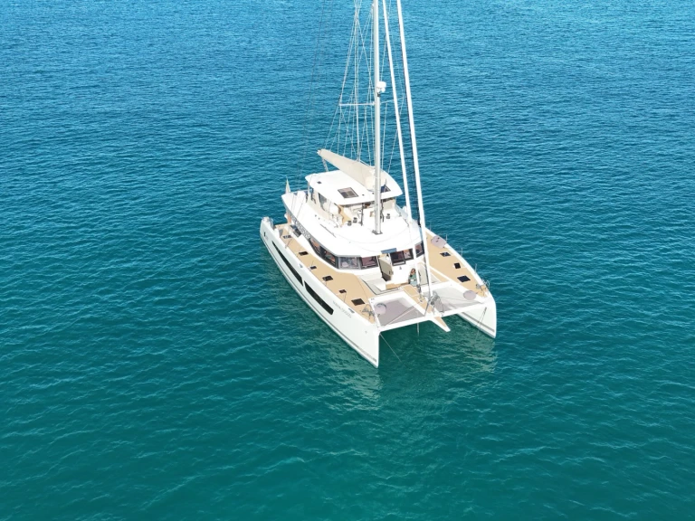 Noleggio Catamarano con o senza skipper Fountaine Pajot a Napoli