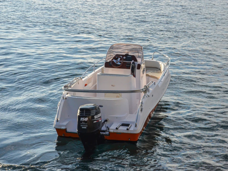 Noleggio Barca a motore con o senza skipper Marino a Lesina (Hvar)