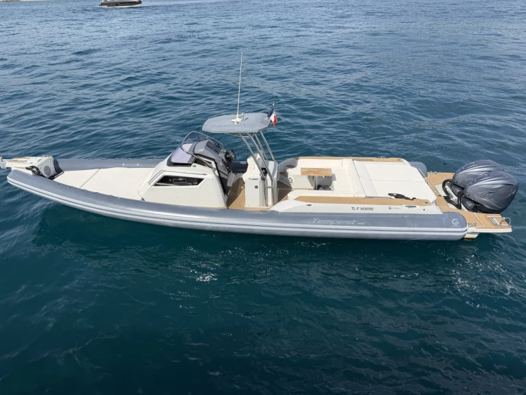 Noleggio Gommone Capelli con patente nautica