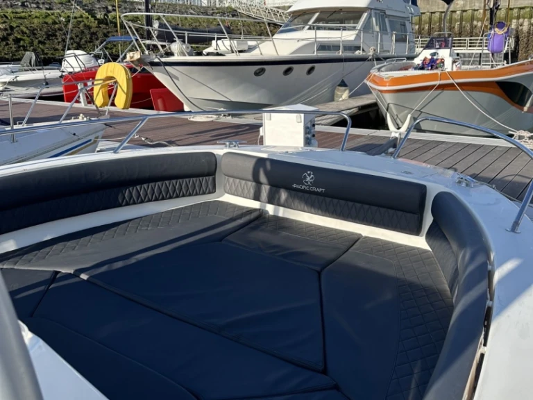 Noleggiare una Pacific Craft Pacific Craft 750 Open a La Rochelle